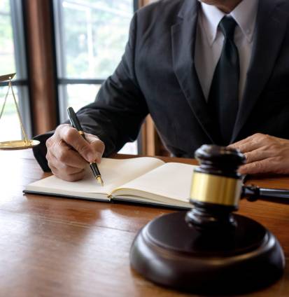Judge,Lawyer,Gavel,Work,In,Office,With,Balance,In,Law
